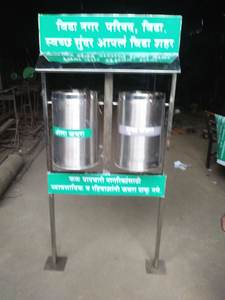 2025 acier inoxydable argent debout Type d'induction perforé poubelle poubelle conception élégante gestion des déchets pratique - Product Image 5