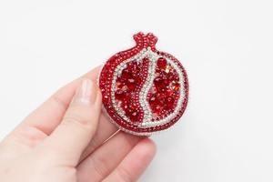 Broches en perles faites à la main - Accessoires de haute qualité, couleur et forme personnalisées, style traditionnel/moderne pour bébé - Product Image 5