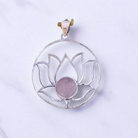 Pendentif en argent sterling 925 avec quartz rose et labradorite, design lotus, forme ronde, cadeau pour femme.