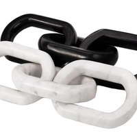 Ensemble de chaîne de décoration murale blanche et noire Article en résine Articles décoratifs pour la chambre Articles les plus adorables avec prix de vente entier en Inde