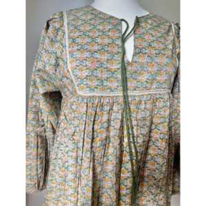 Blusa de popelina con estampado de bloques y corsé cuadrado para mujer, con logo bordado, volantes asimétricos, holgada, ideal para fiestas de otoño. Tallas XS-XL disponibles. - Product Image 5