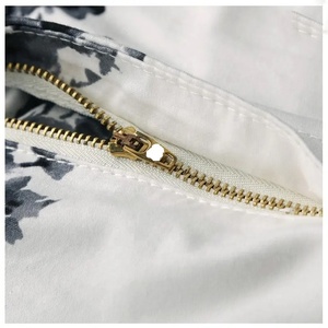 Nuevo diseño de tendencia Impresión corta Venta caliente Fabricante Secado rápido Corto Lujo Recortado Acolchado Reversible Cómodo Hombres Corto - Product Image 3