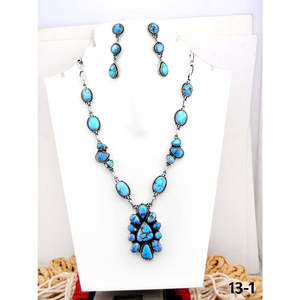 Ensemble de bijoux raffinés Southwest : Collier et boucles d'oreilles en turquoise Golden Hills, faits à la main, beauté artisanale - Product Image 1
