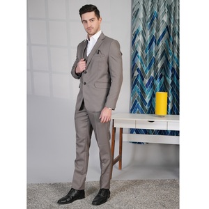 ชุดสูทผู้ชายสีเทาทันสมัยแบบสามชิ้น ยอดนิยม เหมาะสำหรับงานแต่งงาน งานเลี้ยง งานออฟฟิศ และโอกาสพิเศษ มีจำหน่ายแล้ว - Product Image 1