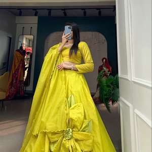 Lehenga choli ชุดแต่งงานแบบอินเดียดั้งเดิมสำหรับผู้หญิงชุดปาร์ตี้แต่งงานแบบเป็นที่ต้องการสูงผ้าไหมสำหรับฤดูร้อนฤดูหนาว - Product Image 1