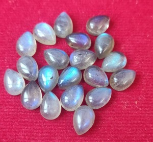 Cabochon poire labradorite naturelle 4x6mm-Labradorite de qualité supérieure en vrac - Product Image 2