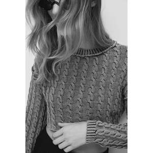 Pull court décontracté pour femme avec détails tricotés, 100 % coton respirant, tissage non tissé, taille XS pour la saison automne/hiver - Product Image 4
