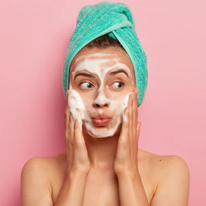 Etiqueta privada Lavado de cara de 150ml con fórmula sin sulfato Diseñado para una experiencia de limpieza suave efectiva - Product Image 4