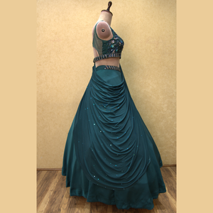 Diseñador T Blue Crepe Drape Lehenga con Beats bordados a mano que detallan ajuste impecable para ropa India pakistaní al por mayor - Product Image 3