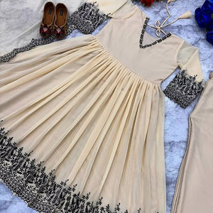 ชุดปาร์ตี้สวมใส่กับ sarara และงานปัก - Product Image 1