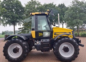 Tracteur agricole d'occasion JCBB Fastrac 2135 4x4 avec moteur FPT 230 CV, haute productivité, composants essentiels : pompe et boîte de vitesses à entraînement par engrenages - Product Image 6