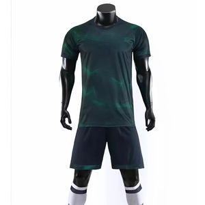 Vente en gros de maillots de sport d'entraînement personnalisés pour hommes, nouveau design, uniforme de football fabriqué au Pakistan, OEM pour vêtements de maillots de football - Product Image 6