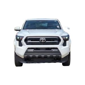 Camioneta Doble Cabina 4x4 Mediana 2025 con Faros de Xenón, Suspensión Todoterreno, Caja de Cambios Automática, R17, Asientos de Cuero Oscuro Izquierdos - Product Image 2