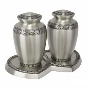 Urnes funéraires en étain et en laiton de style américain gravées de fleurs pour les cendres humaines de crémation, capacité de 200 pouces cubes - Product Image 2