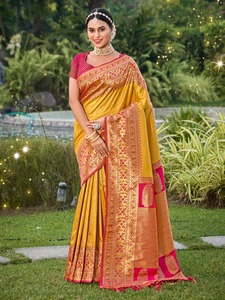 Sari en soie Banarasi de style ethnique léger à bordure lourde motif floral écologique et extensible pour la collection de mariage - Product Image 4