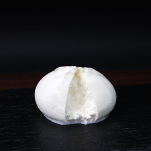 Fromage Burrata italien frais de haute qualité 125g Burratina sans tête 8 pièces Plateau de 1kg Vente au détail et services alimentaires - Product Image 5