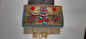 Bolsas tribales de mosaico hechas a medida con tachuelas de metal ideales para tiendas de accesorios de moda y tiendas de bolsos para reventa - Product Image 2