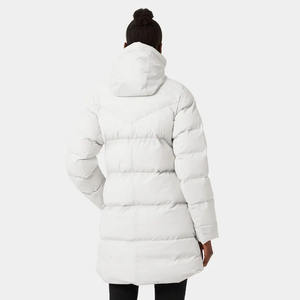 Nouveau logo personnalisé Nimbus Clou OEM parka bouffante Adore pour femmes avec capuche réglable et doudoune matelassée pour femmes veste d'hiver à bulles - Product Image 2