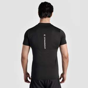 T-shirt de performance Cross Run noir 100 % polyester 300 g en tissu tricoté avec étiquette personnalisée imprimée à l'écran, fonctionnel pour l'exercice, motif uni - Product Image 1