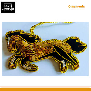 Décoration de Noël artisanale pour la maison, cheval en mouvement, ornements festifs, couleur noire et dorée personnalisable - Product Image 5