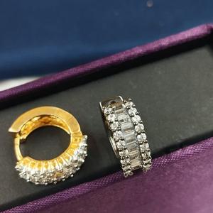 ต่างหูผู้หญิงหรูหราหรูหราด้วยหินเพทายชุดปาร์ตี้เครื่องประดับแฟชั่นส่วนใหญ่ทำจากทองเหลืองสำหรับของขวัญแต่งงาน - Product Image 1