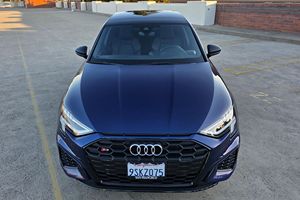 Audi S3 Premium Plus 2023 d'occasion, 4 cylindres turbocompressés, pack S Sport, bleu Navarra métallisé, non modifiée - Product Image 4