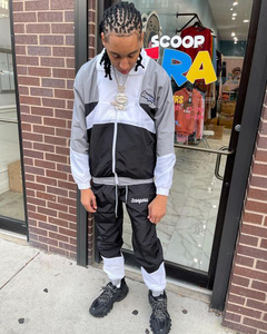 Traje cortavientos en blanco para hombre, chándal de nailon personalizado con cremallera completa, conjunto reflectante con logotipo, venta al por mayor - Product Image 5