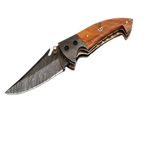 Couteau damas pliant manche en bois, personnalisé fait à la main, belle serrure du revêtement, motif de torsion (smk1239) - Product Image 1