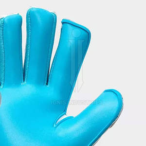 Guantes de portero para todo clima con látex resistente al agua y ajuste cómodo para cada partido - Product Image 5