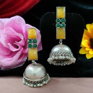 Premium léger métal Moissanite pierre Jhumkis pour les femmes charme intemporel rayonnant étincelle ternissement boucles d'oreilles mode - Product Image 1