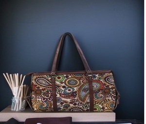 Tela de tejido Jacquard de algodón y poliéster duradero, patrón de Cachemira transpirable, tejido de urdimbre, diseño personalizado por el fabricante para uso en bolsas - Product Image 1