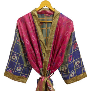 Robe indienne Floral soie Sari Kimono Vintage Sari Robe douce plage Robe de soirée indien fait à la main Kimono en soie - Product Image 1