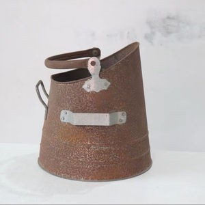 Cubo para carbón para almacenar carbón y usar para fogatas en campamentos, bailes e incluso en invierno, hecho de hierro de la mejor calidad. - Product Image 1