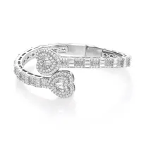 Bracelet à breloques exclusif LAX DIORE JEWELS en argent plaqué or rose avec breloque cœur en moissanite taille baguette, tendance pour femme