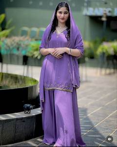 Colección de ropa de mujer Hermosa ropa India pakistaní Tela de Georgette de imitación pura con trabajo de secuencia de bordado de 5 MM - Product Image 1