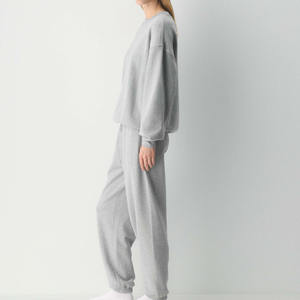 Conjunto Deportivo Gris para Mujer, Sudadera de Cuello Redondo y Pantalones Deportivos de Felpa, Ropa Informal de Invierno, Conjunto Coordinado, Ropa Deportiva Elegante - Product Image 2