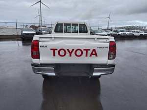 Toyota Hilux Revo Pickup Cabine Simple d'Occasion à Accélération Rapide, Pack Sécurité, 2.4L Turbo Diesel - Product Image 6