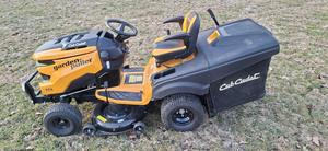 Compre el Tractor Cortacésped Cub Cadet XT3 de 106 cm con Motor Kawasaki, Tractor de Jardín de Alta Resistencia - Product Image 3