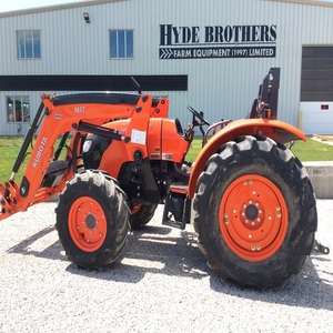 Tractor de maquinaria agrícola Kubota M7060 de alto rendimiento a la venta con gran capacidad de motor disponible ahora - Product Image 4