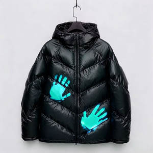 Chaqueta de Plumón Gruesa de Invierno con Capucha, Resistente al Viento, con Estampado de Tinta Termo crómica de Estilo Vintage Personalizado OEM - Product Image 1