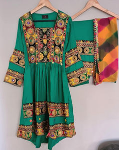 Robe afghane de mode en gros, longue, avec broderies et motifs, col montant, manches longues, ourlet évasé, pour mariage, soirée et fête - Product Image 6