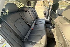 SUPER 2017 AU-DI A4 AL-LRO-AD QU-AT-TRO PRESTIGE TURBO 4-CILINDROS AWD TRANSMISIÓN AUTOMÁTICA - Product Image 4