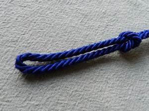 OEM Couleur Personnalisée Bullion Cap Cordon Sangle Fait Main Fil Métallique Mylar Soie pour Accessoires de Vêtement Chapeaux Chapeaux - Product Image 3