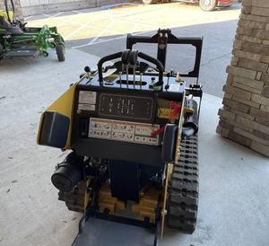 Chargeur compact sur chenilles diesel 2025 HIGH POWER Boxer 385D avec grappin - Product Image 5