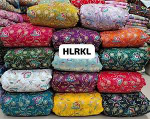 Tessuto in Tulle con Ricamo Geometrico in Cristallo di Lusso Fendy per Abiti da Donna di Alta Qualità - Product Image 3