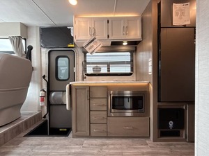 New 2026 T-h-o-r F-r-e-e-d-o-m A-2-4 trailer ready for sale - Product Image 6