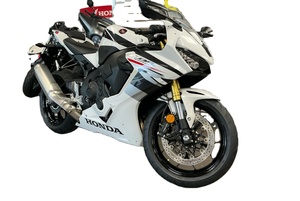 Motocicleta Deportiva CBR1000RR 2026 Certificada, Nueva de 2025, en Venta - Product Image 4