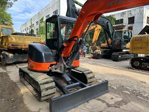 Hitachi ZX50U-2 Midi Excavator d'occasion Japon Excavateur sur chenilles en bon état Moteur Isuzu Caterpillar Core Components-Motor Pump - Product Image 2