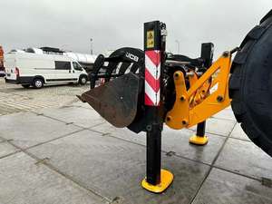 Chargeuse-pelleteuse d'occasion JCB 5CX modèle 2022, 10 tonnes, godet de 1,3 m, moteur, boîte de vitesses, pompe, puissance 81 kW - Vente chaude - Product Image 5