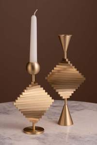 Bougeoir en métal doré de luxe portable et résistant à la chaleur pour la décoration intérieure et la Saint-Valentin - Product Image 2